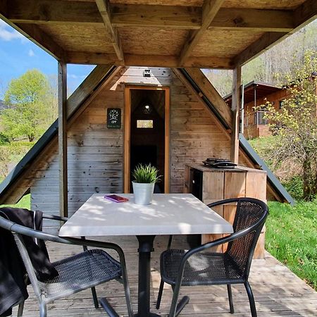 Camping Les Vernieres La Bourboule Exterior foto
