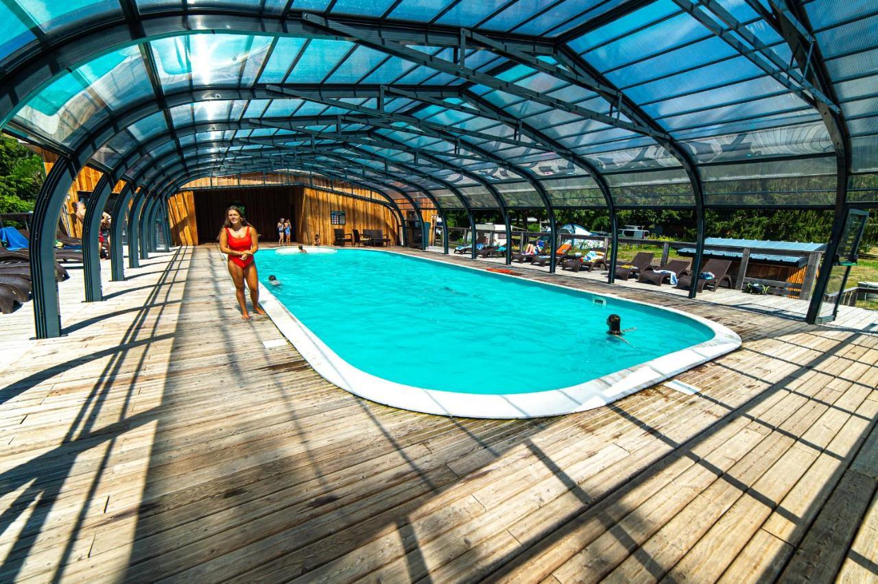 Camping Les Vernieres La Bourboule Exterior foto