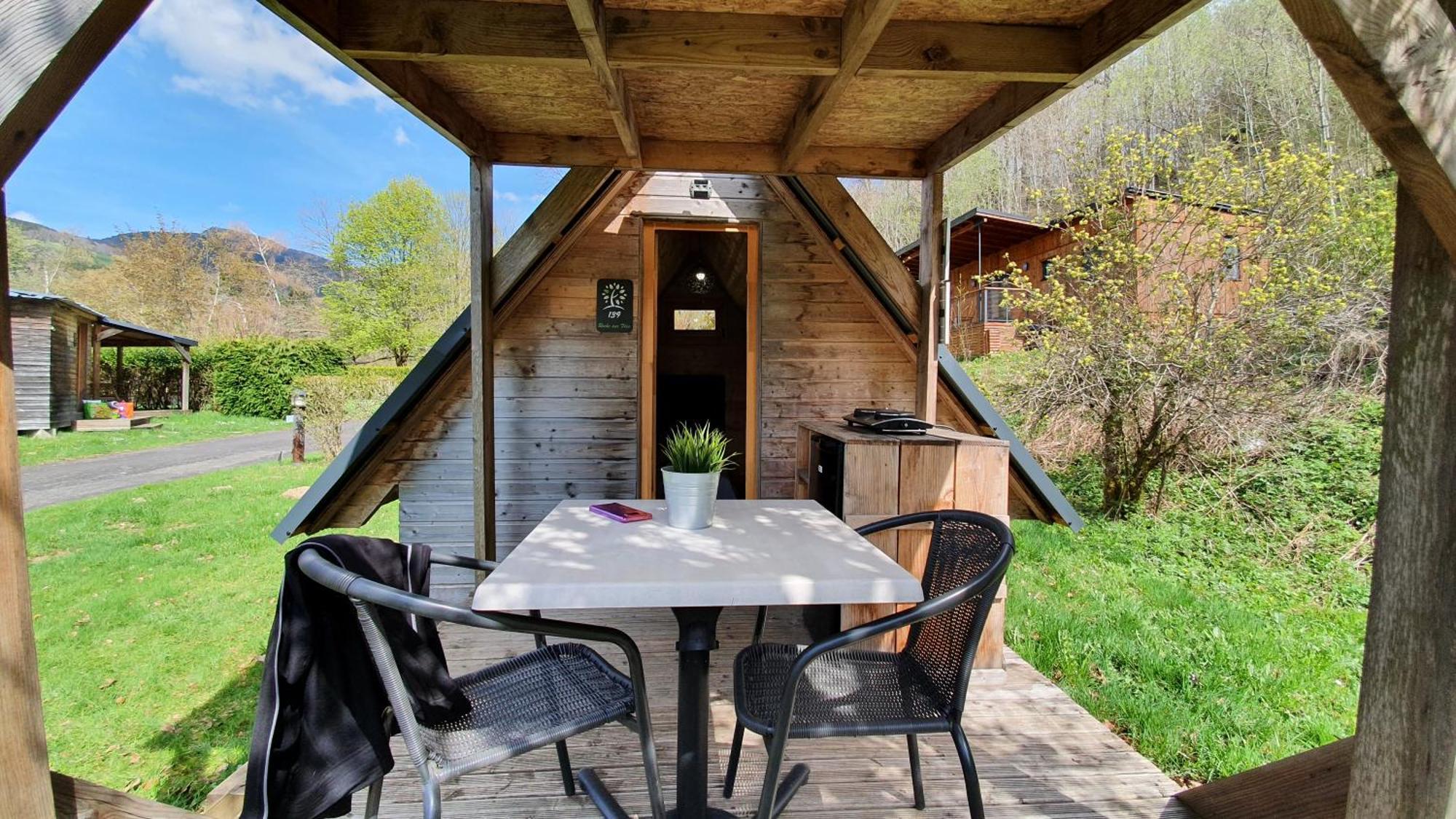 Camping Les Vernieres La Bourboule Exterior foto