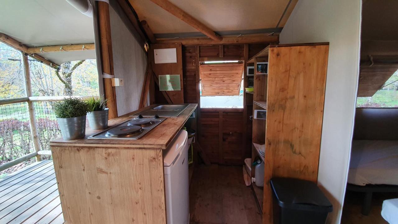 Camping Les Vernieres La Bourboule Exterior foto